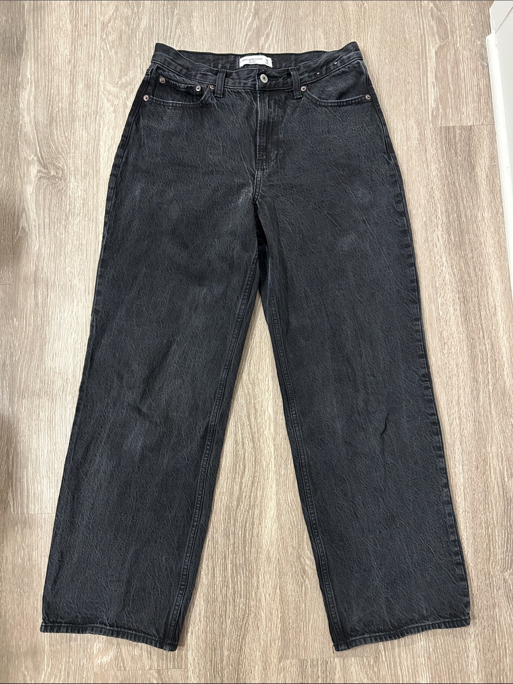 Abercrombie & Fitch - The Loose High Rise Jeans